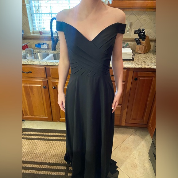Black off the shoulder- Prom/Bridesmaid dress Size 8 - Picture 3 of 4